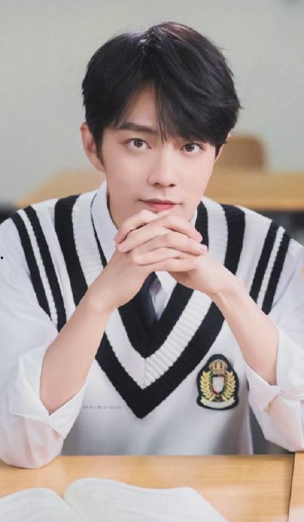 肖战关系爆料最新,揭秘明星背后的情感纠葛 第1张 肖战关系爆料最新,揭秘明星背后的情感纠葛 第1张